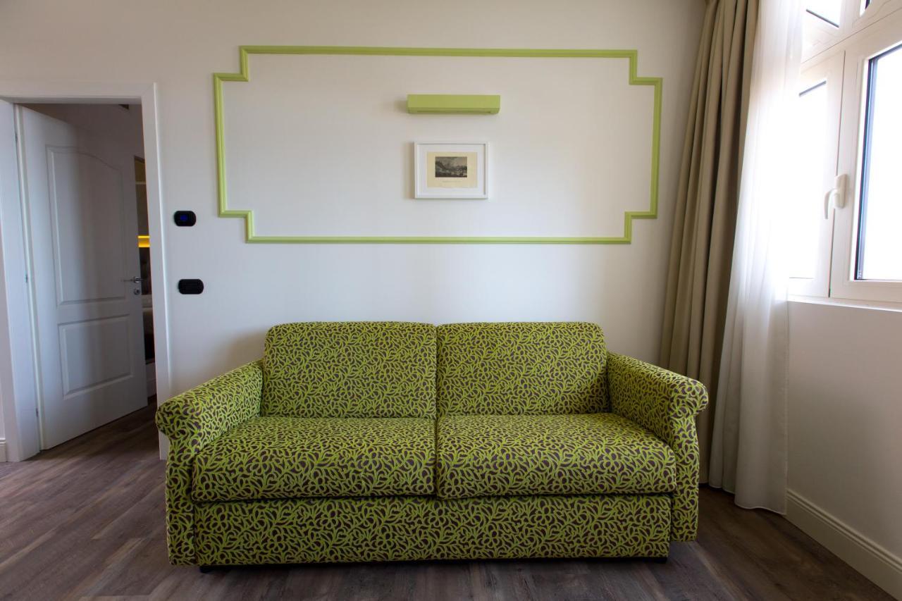 Hotel Al Campanile - Luxury Suites & Apartments Baveno Esterno foto