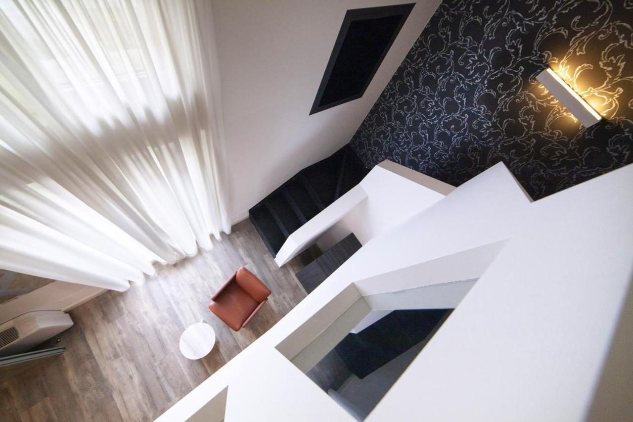 Hotel Al Campanile - Luxury Suites & Apartments Baveno Esterno foto