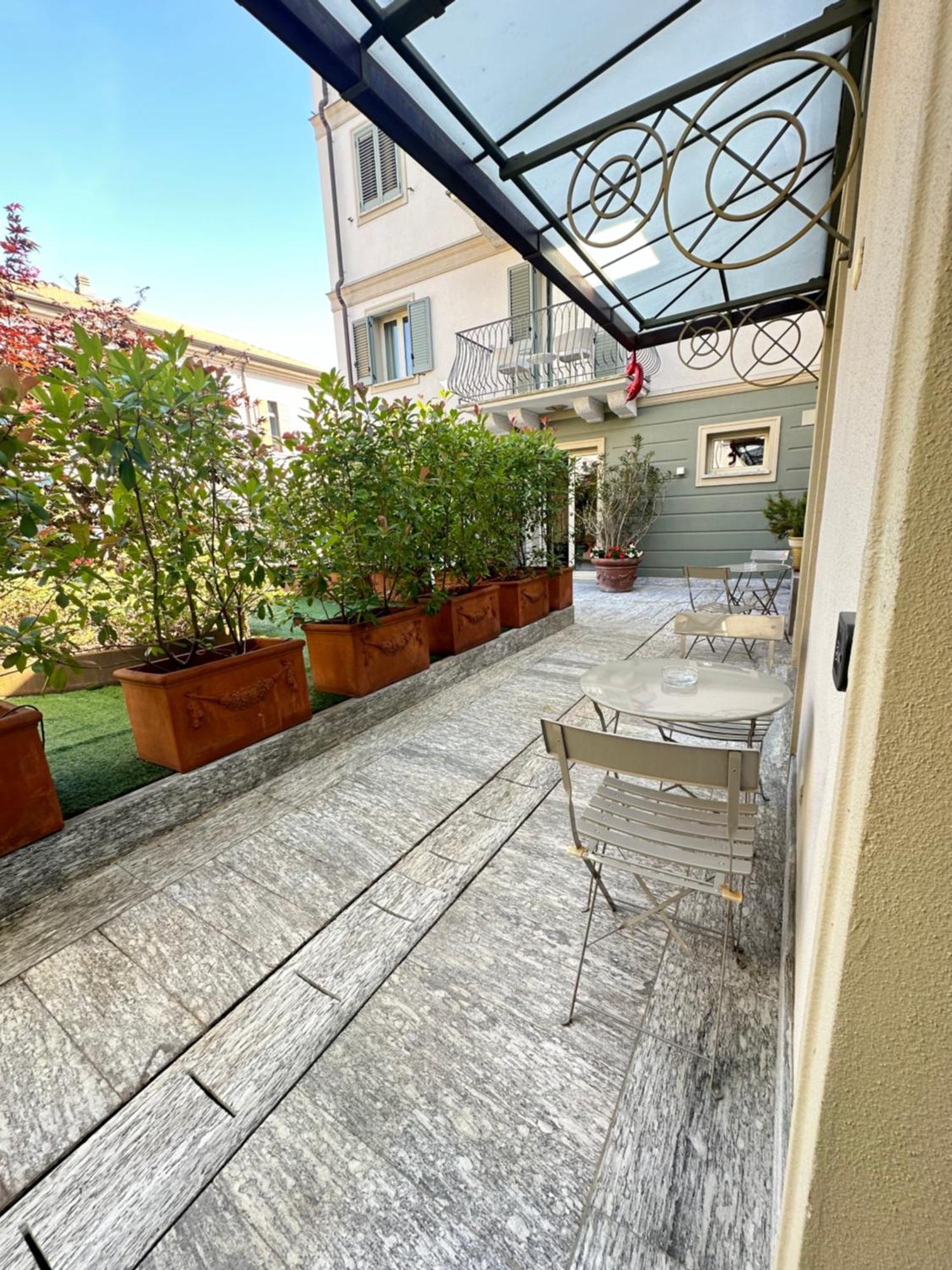 Hotel Al Campanile - Luxury Suites & Apartments Baveno Esterno foto