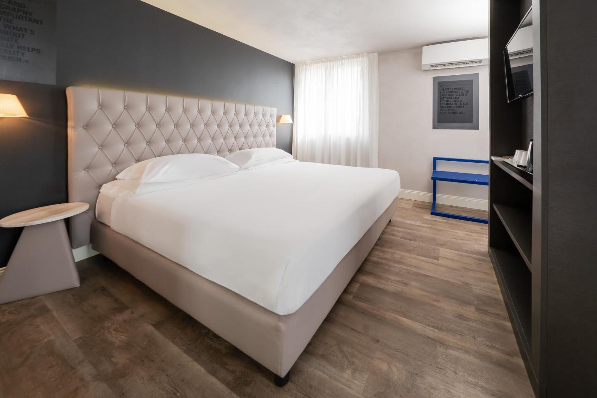 Hotel Al Campanile - Luxury Suites & Apartments Baveno Esterno foto