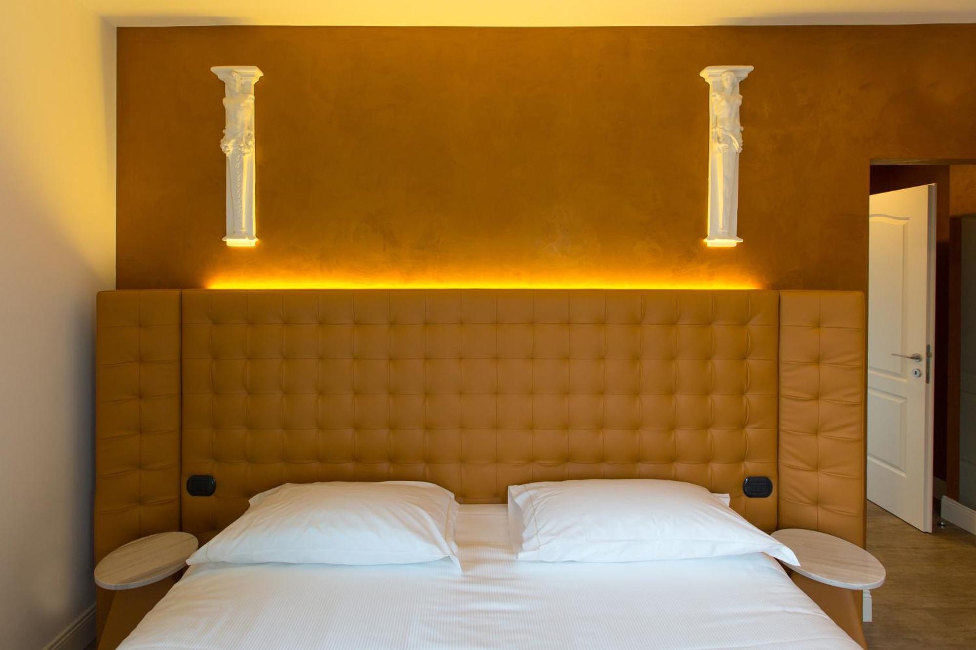 Hotel Al Campanile - Luxury Suites & Apartments Baveno Esterno foto