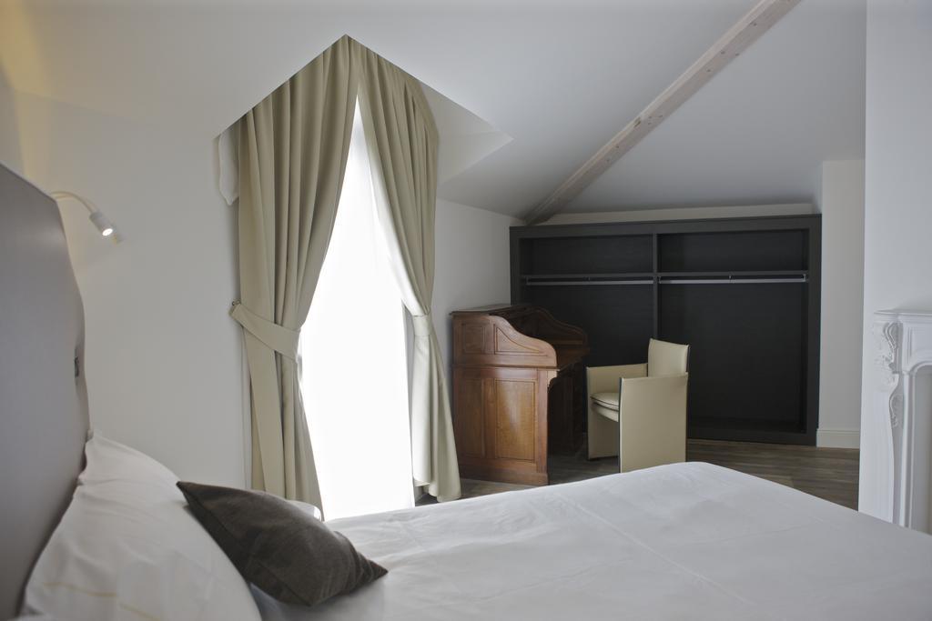 Hotel Al Campanile - Luxury Suites & Apartments Baveno Esterno foto