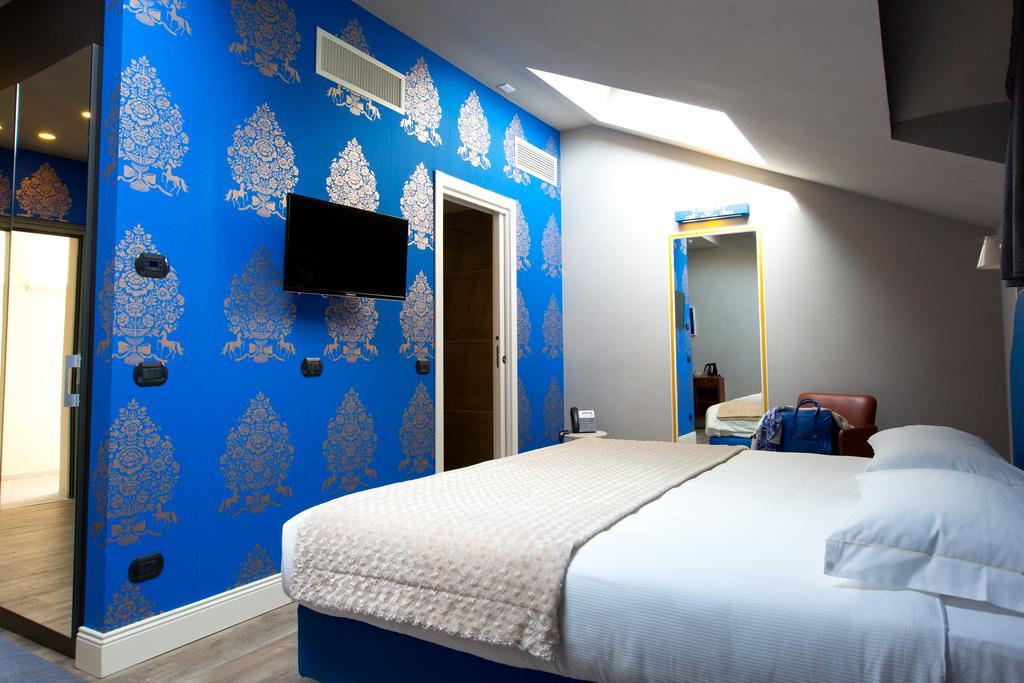 Hotel Al Campanile - Luxury Suites & Apartments Baveno Esterno foto